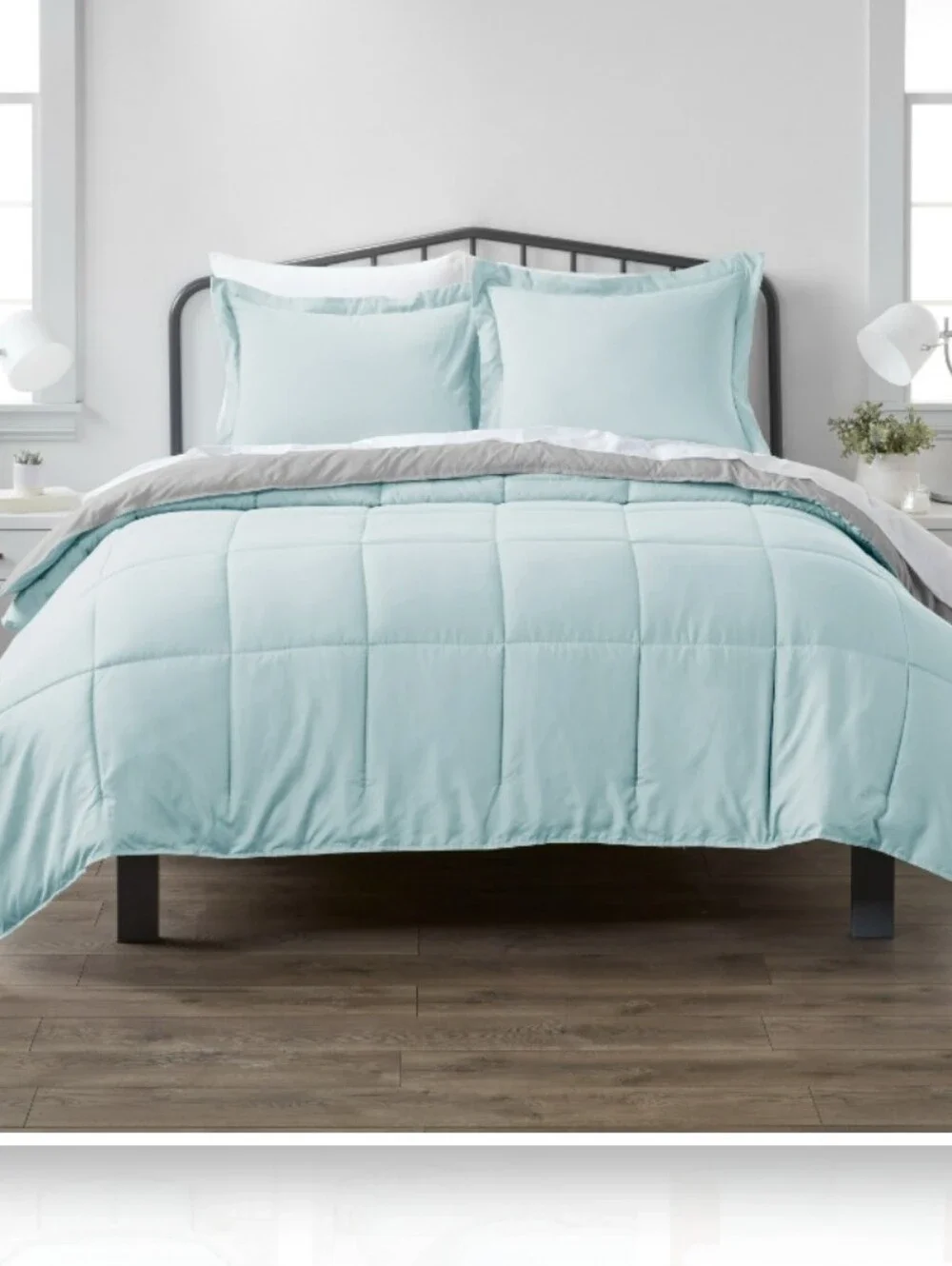 NWT Down Alternative Reversible King/cal King Comforter Set Aqua & Light Gray
